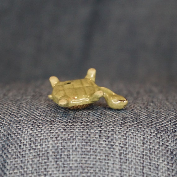 Hagen Renaker Turtle Baby Figurine: Miniature Ceramic Collectible