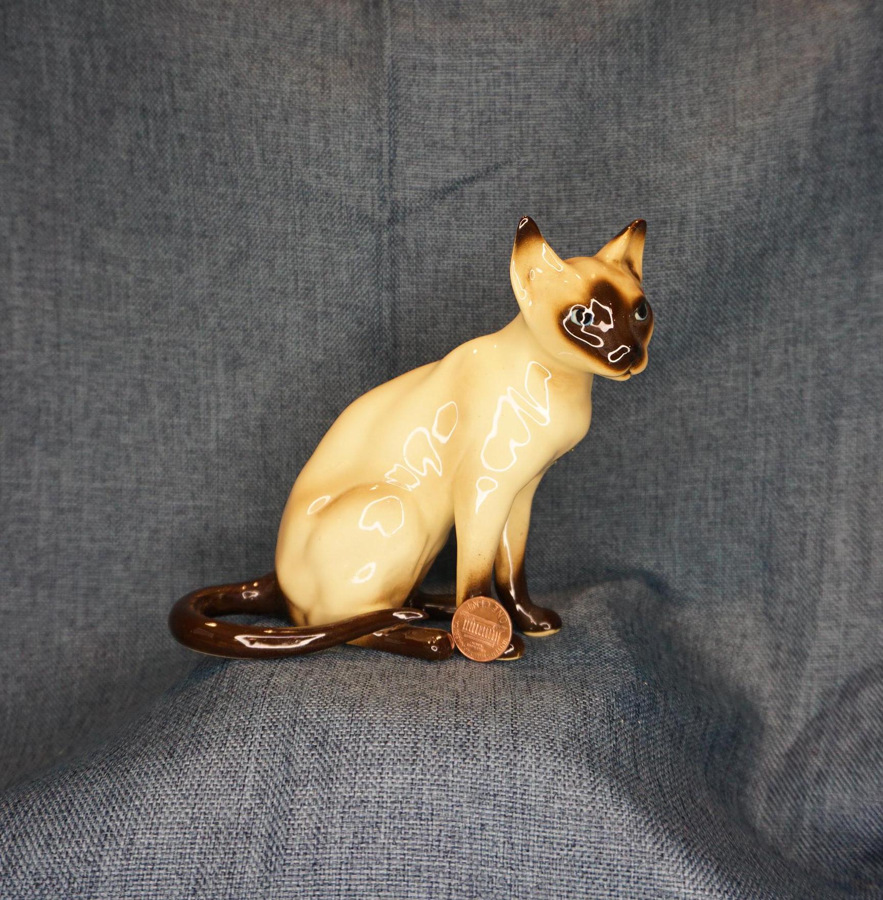Josef Originals Siamese Cat Figurine: Vintage Ceramic Collectible