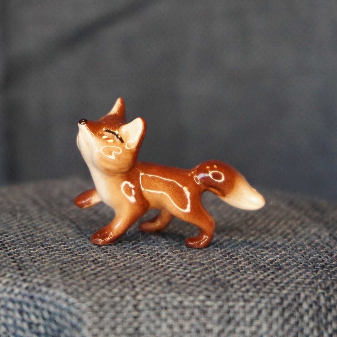Vintage Baby Fox Figurine. Miniature Hagen Renaker Red Fox Kit Figure