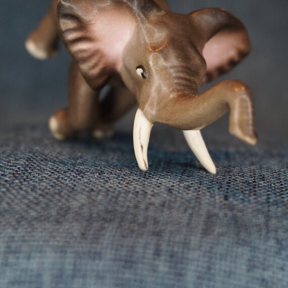 Hagen Renaker Elephant Mama Figurine: Miniature Ceramic