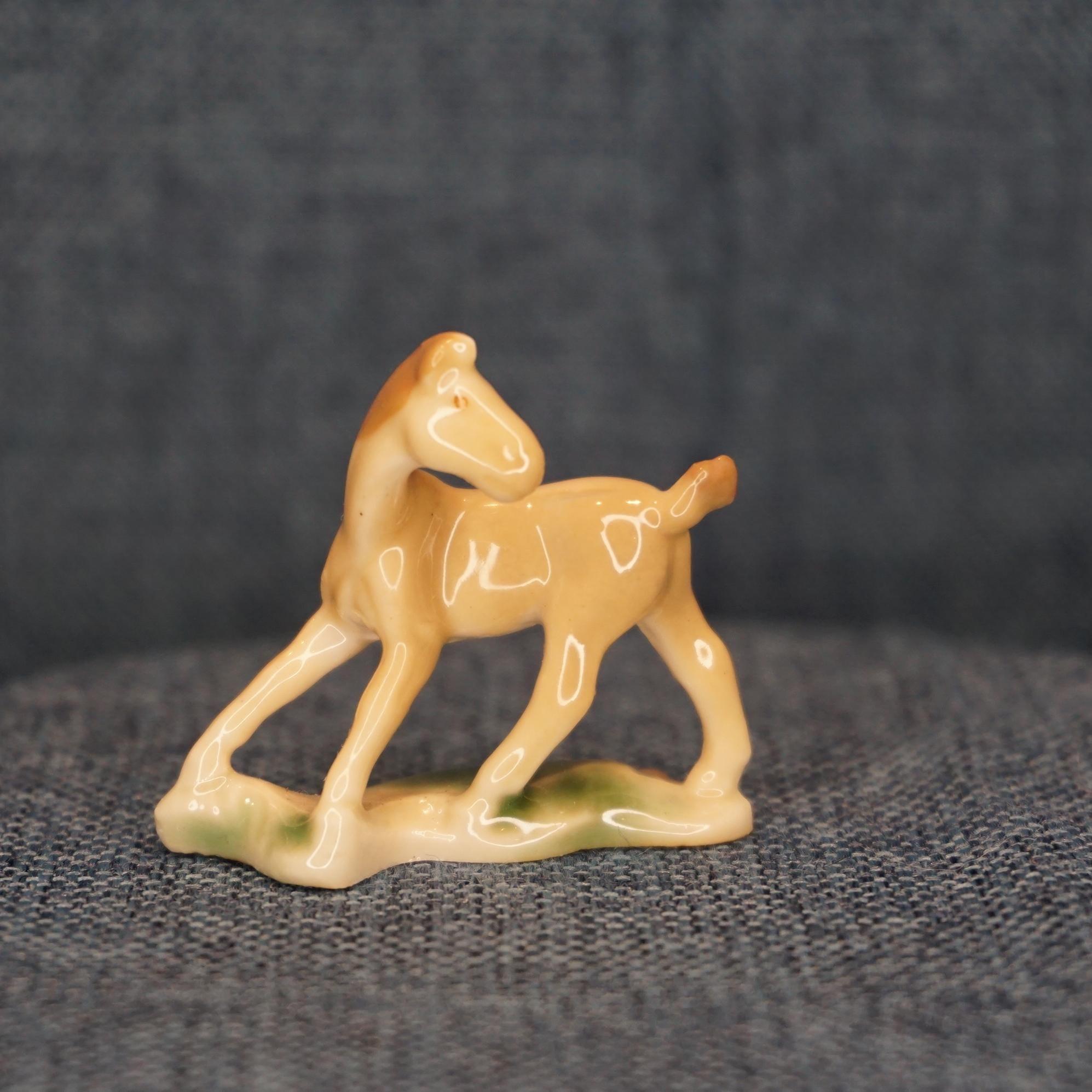 Wade White Horse - Etsy