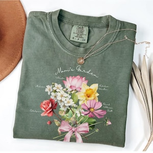 Custom Birth Flower Bouquet T-Shirt: Personalized Watercolor Floral Comfort Colors Tee
