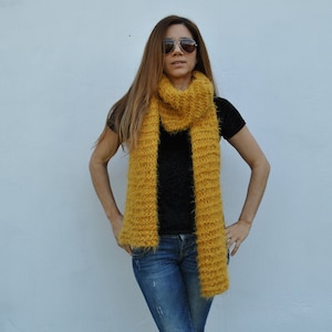 Langer gelber grobstrick Schal, geripptes Kunstfell und Wolle Wrap, Winter Accessoires