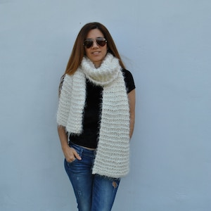 Ivory oversize scarf, long chunky knitted, Winter wraps, Christmas gifts, super soft wool and faux fur, unisex