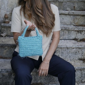 Petit sac à main turquoise, en fil recyclé