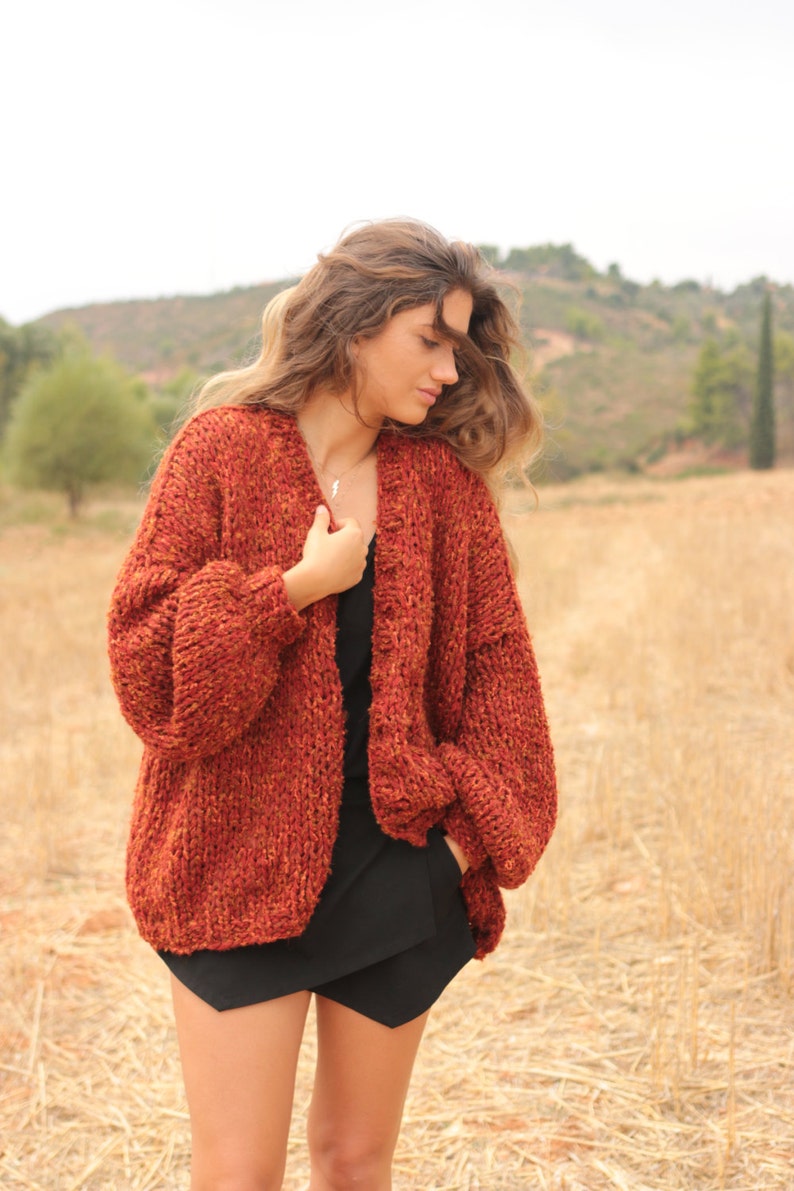 Cardigan grosso in maglione oversize in tweed rosso terra di Siena, cardigan ampio e vestibilità ampia, maglione casual da donna lavorato a maglia grossa immagine 4