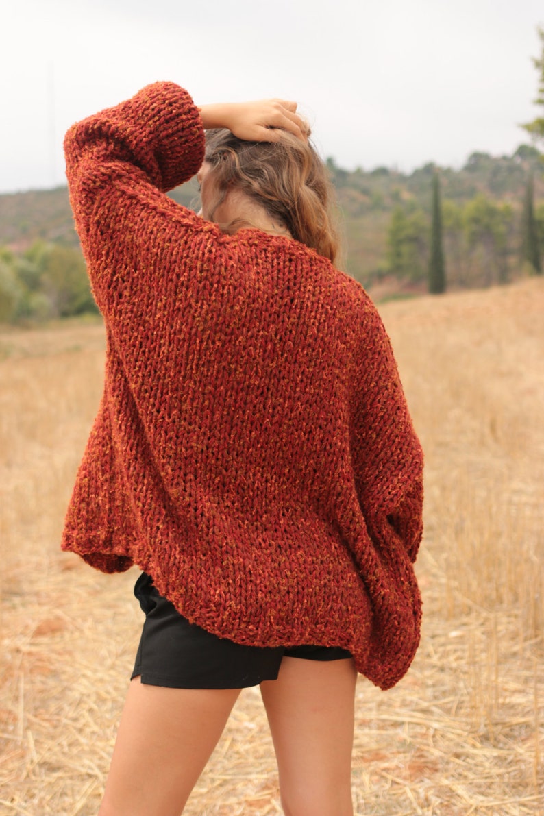 Cardigan grosso in maglione oversize in tweed rosso terra di Siena, cardigan ampio e vestibilità ampia, maglione casual da donna lavorato a maglia grossa immagine 5