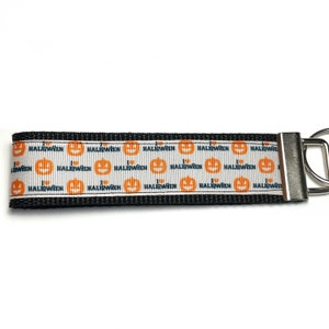 I love Halloween Keychain, Halloween Key Fob, Spooky, Pumpkin, Halloween Keychain