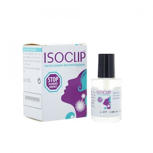 Puede incluir: Una botella transparente de barniz aislante dermatológico IsoClip con una tapa negra. La botella está etiquetada con el nombre del producto, "IsoClip", y el texto "Vernis isolant dermatologique". La botella también tiene una pegatina con el texto "Stop Allergies Contact".