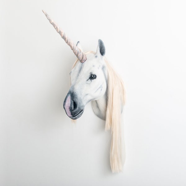 Taxidermia falsa Unicornio Cabeza Animal Friendly Arte decorativo hecho a mano en Gales, Gran Bretaña Tamaño natural