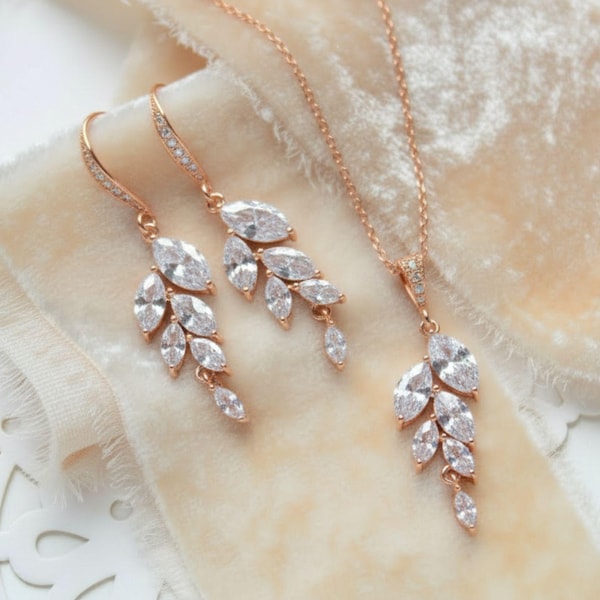 Rose gold necklace set, Bridal jewelry set, Dainty Bridesmaid jewelry, Simple Wedding jewelry, Bridal necklace, Dainty Bridal earrings