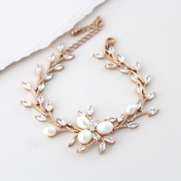 Rose gold Bridal bracelet Bridal jewelry Wedding bracelet Rose gold Pearl bracelet Wedding jewelry Crystal bracelet Rose gold Leaf bracelet