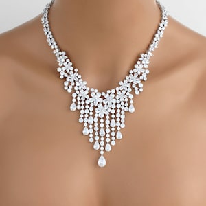 Silver bridal necklace, Wedding jewelry for Bride, Wedding statement necklace, Bridal jewelry, CZ necklace, Backdrop necklace