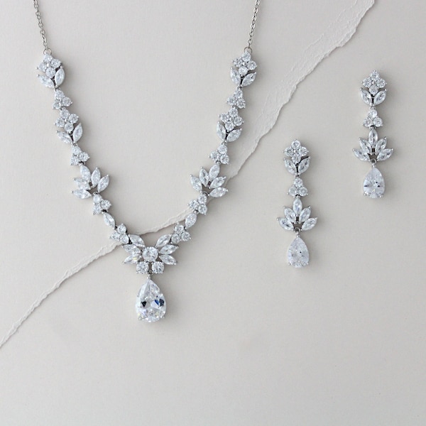 Bridal jewelry set, Wedding Necklace and earring set, Wedding jewelry, Leaf necklace for bride, Vintage Bridal necklace set, Wedding day