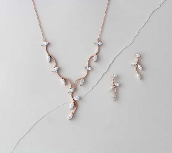 simple gold jewelry set