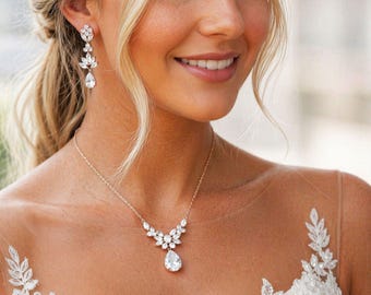 Set di gioielli da sposa in oro rosa, collana e orecchini da sposa in oro rosa, collana da sposa semplice, collana di sfondo, gioielli da sposa con zirconi