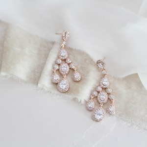 Rose gold Bridal earrings, chandelier wedding earrings, Bridal jewelry, Bridesmaid earrings, Rose gold Wedding jewelry, Bridesmaid jewelry