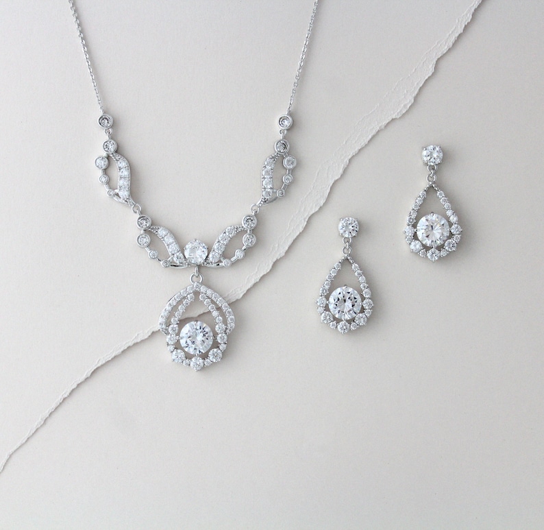 Bridal Necklace and earring set, Bridal jewelry set, Vintage style necklace set, Crystal drop earrings Wedding jewelry set Backdrop necklace image 1