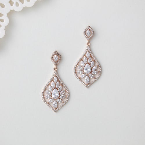 Boucles d'oreilles de mariée en or rose, boucles d'oreilles en cristal, bijoux de mariée, boucles d'oreilles de mariage lustre, boucles d'oreilles en forme de larme, boucles d'oreilles de style vintage