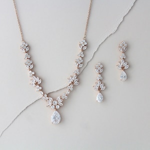 Rose Gold Bridal necklace and earring set Bridal jewelry set Crystal necklace and earrings Bridesmaid jewelry Rose Gold Bridal drop earrings