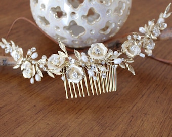 Gold Wedding headpiece Wedding hair accessories Leaf Bridal hair comb Floral hair comb Leaf hair vine Gold head piece Rhinestone hair comb