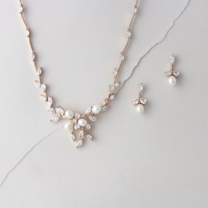 Rose gold jewelry set, Bridal necklace set, Rose gold Wedding jewelry, Pearl Wedding necklace and earrings set, Bridal jewelry