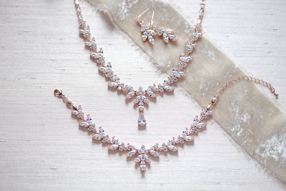 Rose necklace set discount