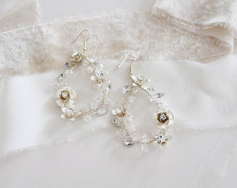 Hoop Bridal earrings, Boho Wedding earrings, Bridal jewelry, Hoop earrings, Floral Statement earrings, Chandelier earrings, Wedding jewelry