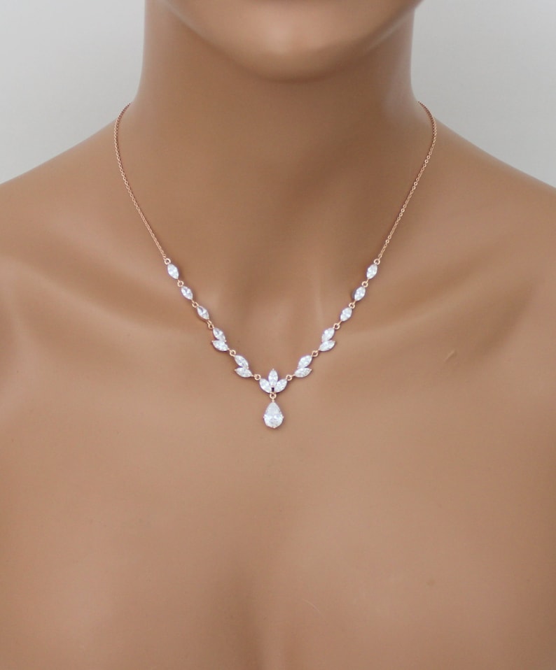 Roségoldenes Halsketten-Set, Brautschmuck-Set, Brautjungfern-Schmuck, Roségold-Hochzeitsohrringe, Roségold-Schmuck, Tropfenohrringe, schlichter Schmuck Bild 1