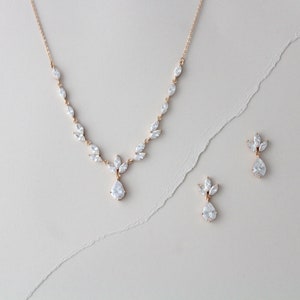 Roségoldenes Halsketten-Set, Brautschmuck-Set, Brautjungfern-Schmuck, Roségold-Hochzeitsohrringe, Roségold-Schmuck, Tropfenohrringe, schlichter Schmuck Bild 9