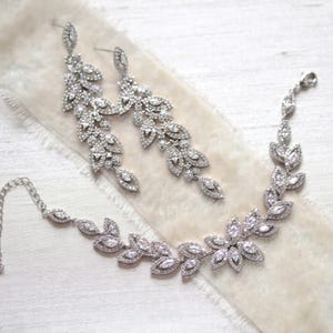 Bridal jewelry set, Long drop Bridal earrings, Silver or Gold Bridal bracelet, Wedding jewelry set, Bridesmaid jewelry, Wedding earrings