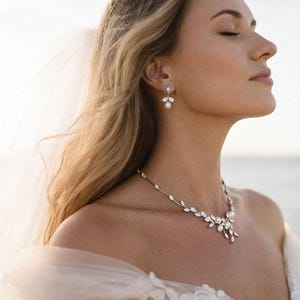 Rose gold jewelry set, Bridal necklace set, Rose gold Wedding jewelry, Pearl Wedding necklace and earrings set, Bridal jewelry