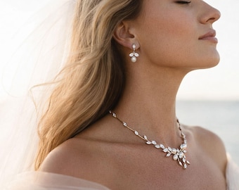Rose gold jewelry set, Bridal necklace set, Rose gold Wedding jewelry, Pearl Wedding necklace and earrings set, Bridal jewelry