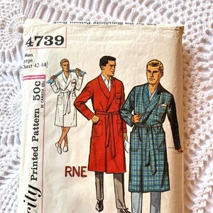 Vintage 1960&#39;s Simplicity 4739 Sewing Pattern-Men&#39;s Robe with Monogram Transfer Size LARGE Chest 42-44