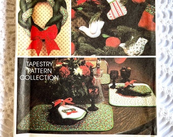 McCall's Crafts 5380 cartamodello vintage anni '70 progettato per decorazioni natalizie realizzate da Avon, taglia unica UNCUT