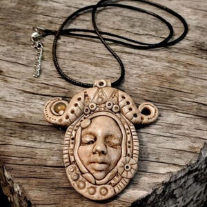 Silent Seer Pendant – Mystical Third Eye Clay Amulet | Boho Witchy Face Necklace