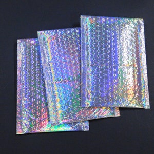 100 HOLOGRAPHIC Metallic Bubble Mailer 4x8 Self Seal Adhesive #000 Envelope Protective Padded Wrap Shipping Supply Mailer Sturdy Lightweight