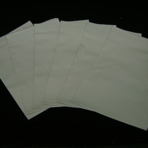 Poly Mailer - 50 blanco 6x9 autosellado cinta adhesiva plástico plano brillante bolsa brillante impermeable prueba de desgarro ligero