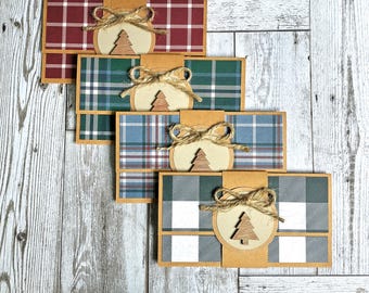 Juego de 4 tarjeteros navideños hechos a mano: Cuadros rústicos con árbol de madera