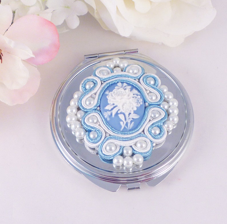 Compact mirror decorated with beaded soutache MollyG Designs. image 0