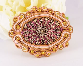 Pasador de cuentas llamativo. Pasador de soutache para ocasiones especiales. Pinza única hecha a mano.