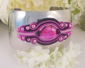 Statement soutache bangle. Beaded jewellery. Pink black beaded bracelet. MollyG Designs. Soutache jewellery. Ladies jewellery gift idea.