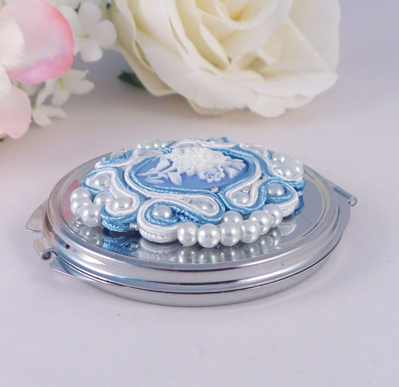 Compact mirror decorated with beaded soutache MollyG Designs. image 2