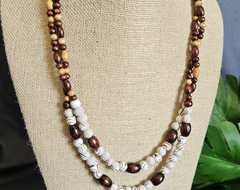 White Swirled Wood Beaded Necklace