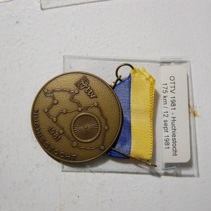 1981 OTTV --175km  Cycle Race-Huchiestacht -----Completion Medal