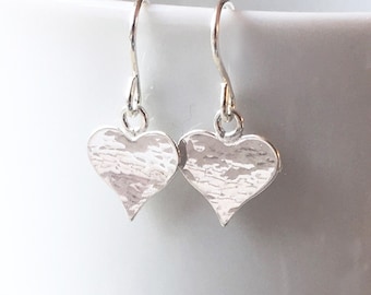 Hammered sterling silver heart earrings, dainty 925 silver dangle earring, SMALL drop earring, romantic love charm jewelry gift for women Uk