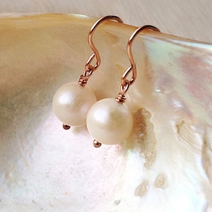 Rose gold freshwater pearl drop earrings, dangly real natural cream pearl wedding jewelry, dainty earrings, jewelry gift for wife, UK