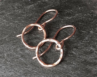Rose gold hoop earrings, 14k rose gold fill drop earrings, small hammered earrings, dainty circle earrings, everyday jewelry gift Uk