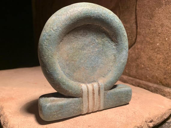 Egyptian art - Shen ring amulet - symbol of divine protection