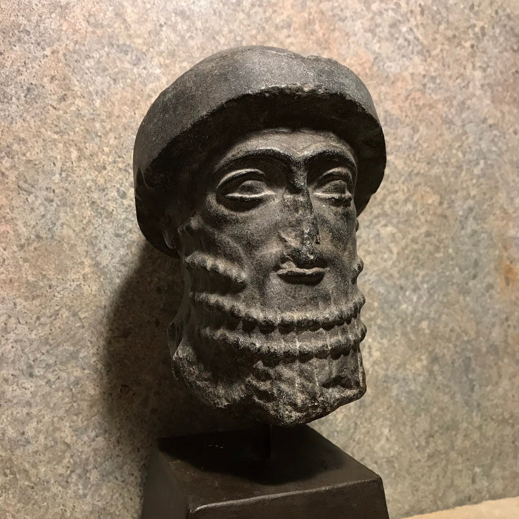 Hammurabi Mesopotamian statue / sculpture fragment replica. King of Babylon  - Head / Babylonian art